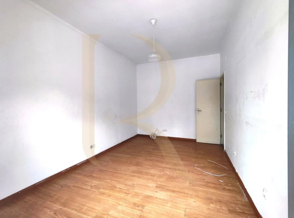 Apartamento T2 para Venda em Amora Foto 12