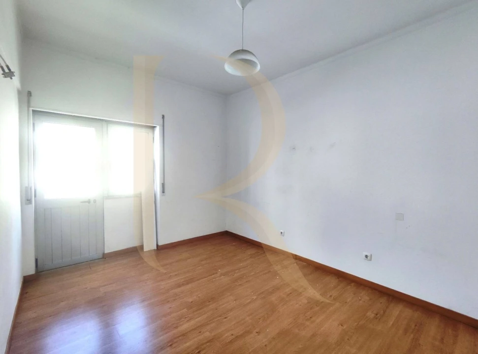 Apartamento T2 para Venda em Amora Foto 18