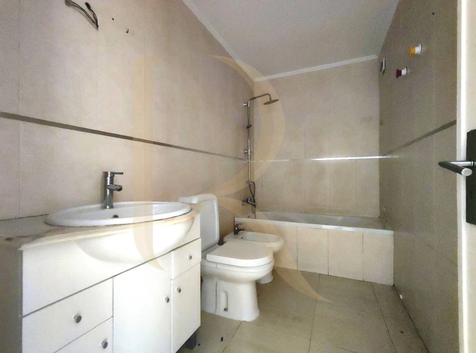 Apartamento T2 para Venda em Amora Foto 24