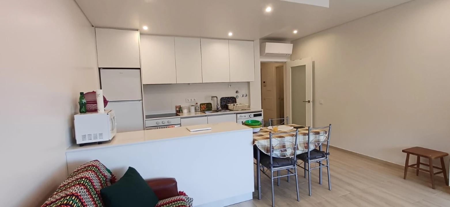 Apartamento T1 para Venda em Sé e São Lourenço Foto 1