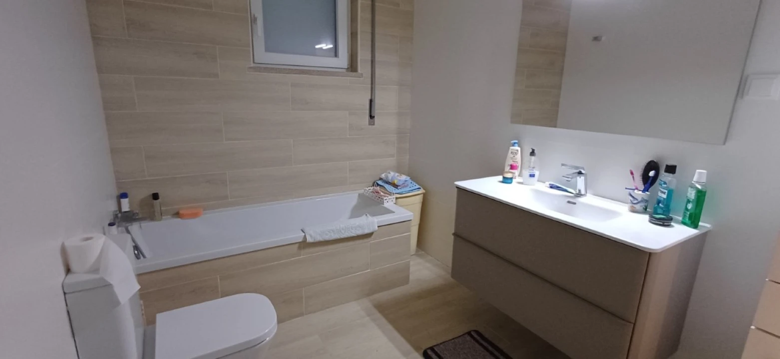 Apartamento T1 para Venda em Sé e São Lourenço Foto 21