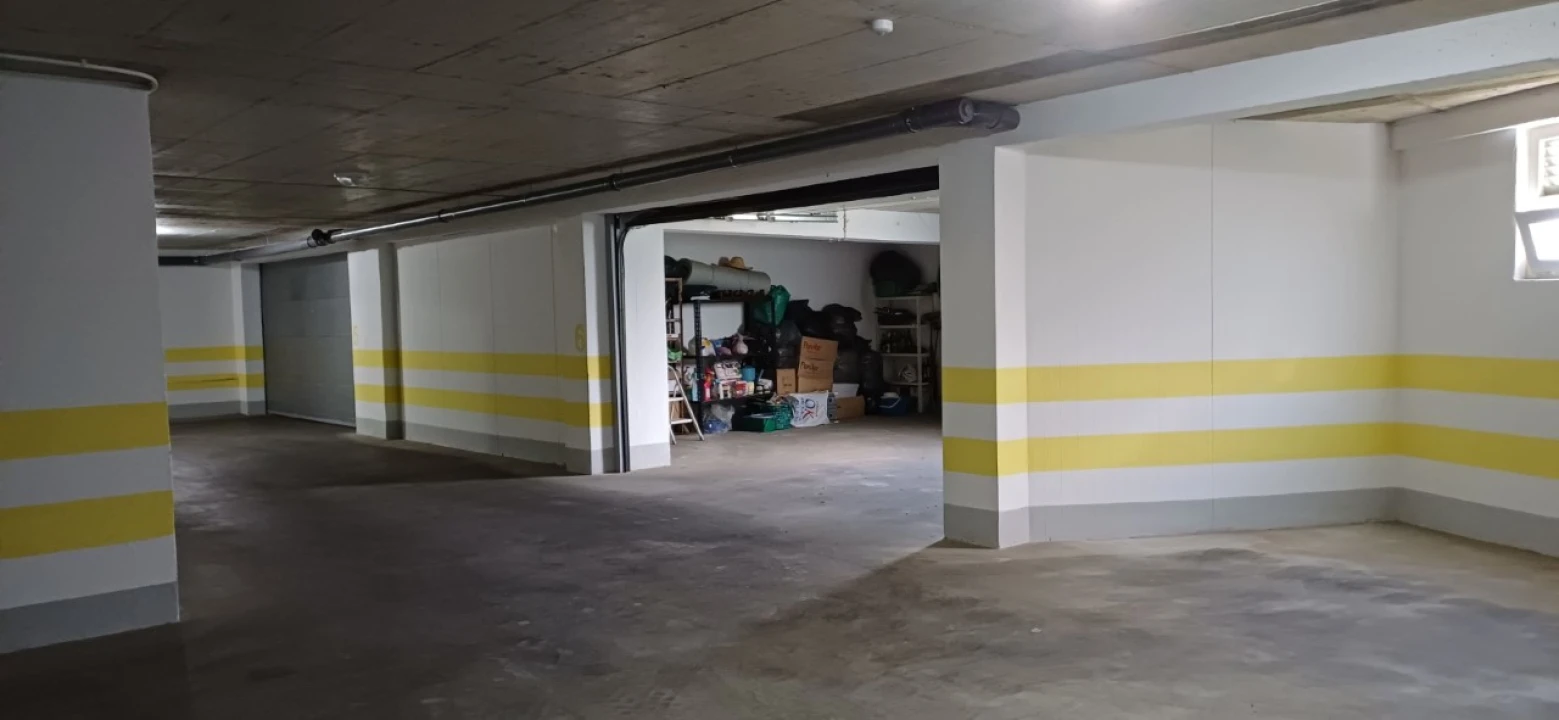Apartamento T1 para Venda em Sé e São Lourenço Foto 28