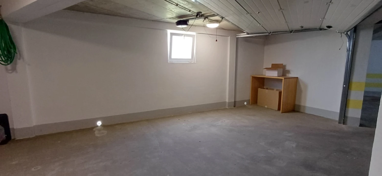 Apartamento T1 para Venda em Sé e São Lourenço Foto 29