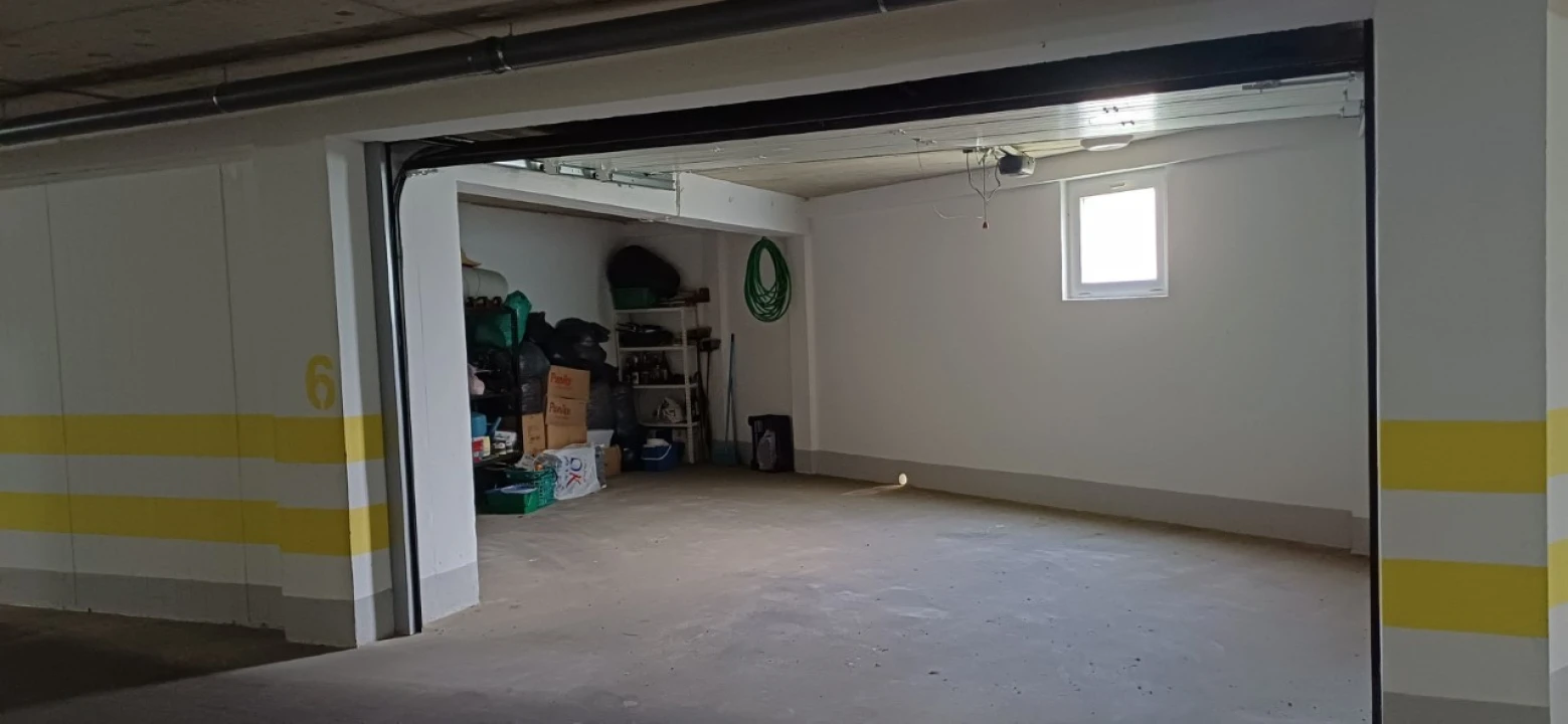 Apartamento T1 para Venda em Sé e São Lourenço Foto 30