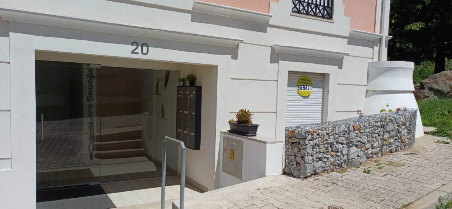 Apartamento T1 para Venda em Sé e São Lourenço Foto 34