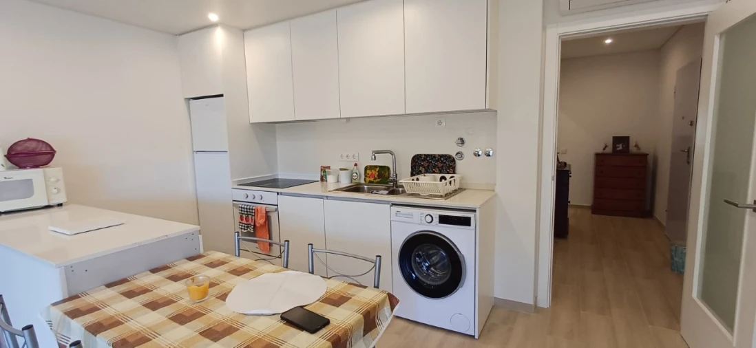Apartamento T1 para Venda em Sé e São Lourenço Foto 6