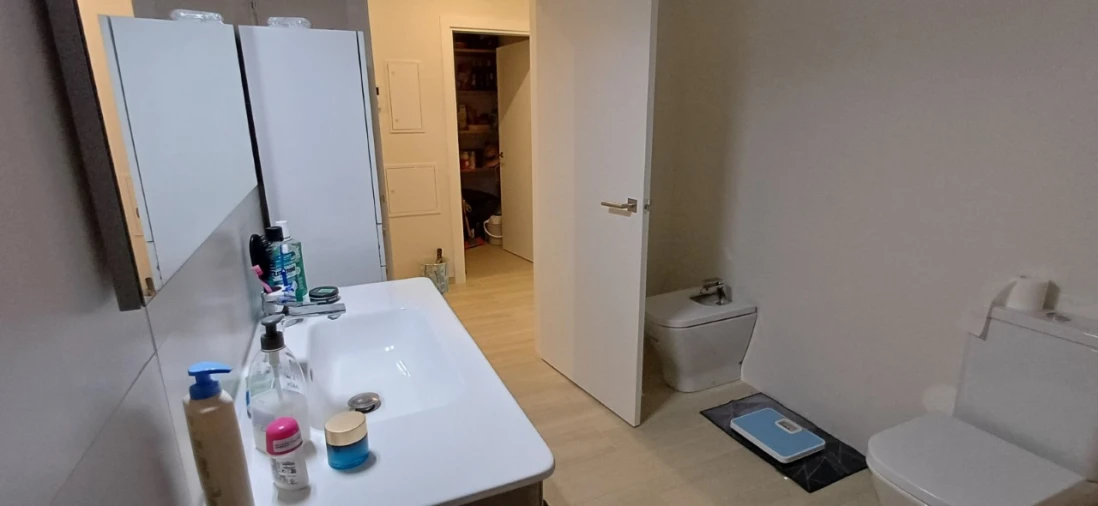Apartamento T1 para Venda em Sé e São Lourenço Foto 23