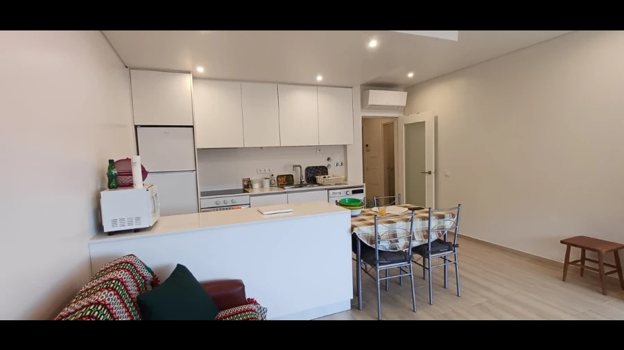 Apartamento T1 para Venda em Sé e São Lourenço