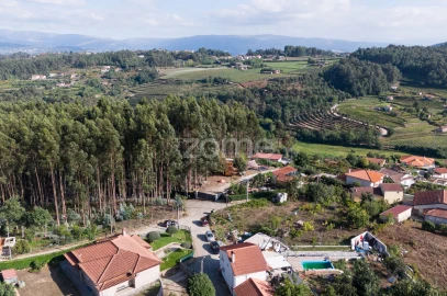 Terreno para Venda em Vila Cova da Lixa e Borba de Godim