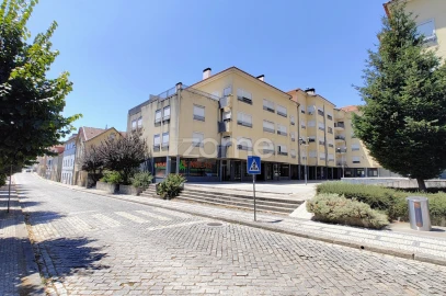 Apartamento T2 para Venda em Nelas