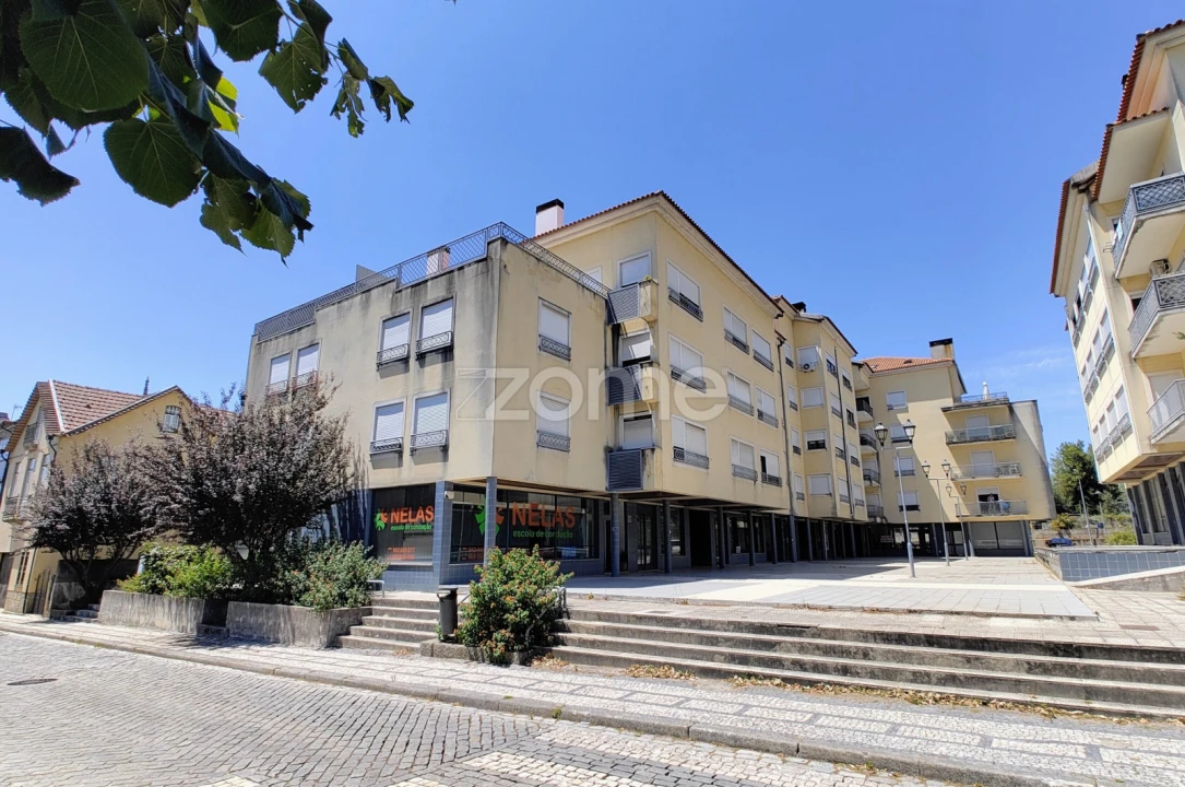 Apartamento T2 para Venda em Nelas Foto 1