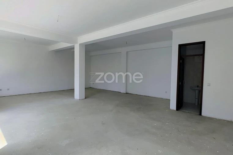 Apartamento T2 para Venda em Nelas Foto 5