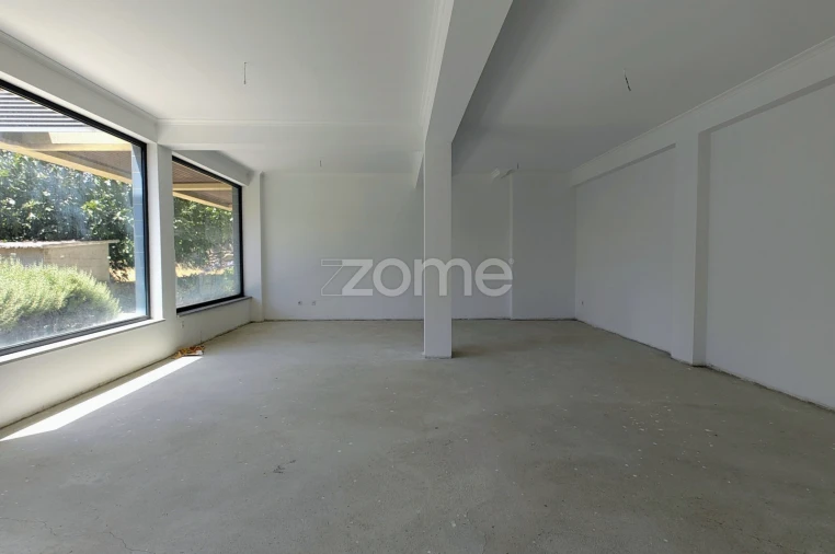 Apartamento T2 para Venda em Nelas Foto 4