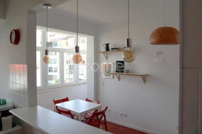 Apartamento T2 para Arrendamento em Santa Maria e São Miguel, São Martinho, São Pedro Penaferrim