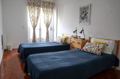 Apartamento T2 para Arrendamento em Santa Maria e São Miguel, São Martinho, São Pedro Penaferrim