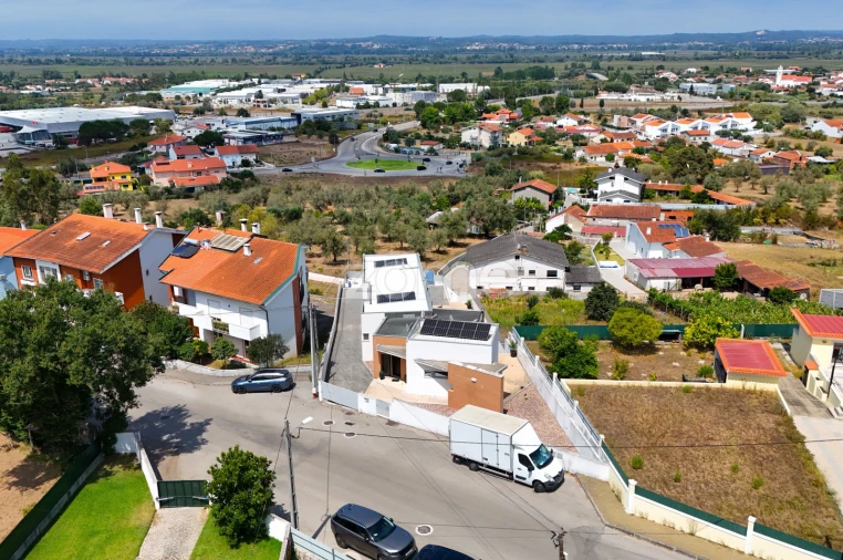 Moradia T5 para Venda em Taveiro, Ameal e Arzila Foto 74