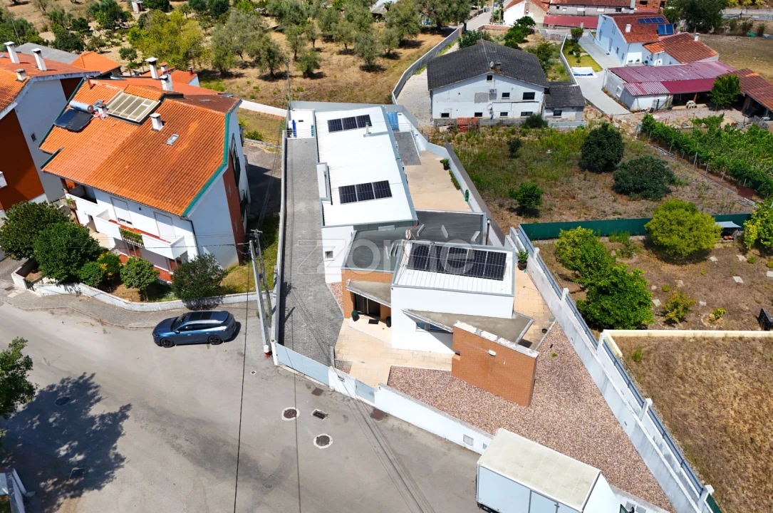 Moradia T5 para Venda em Taveiro, Ameal e Arzila Foto 3