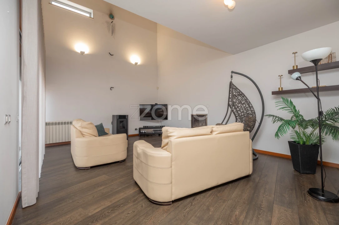 Moradia T5 para Venda em Taveiro, Ameal e Arzila Foto 8