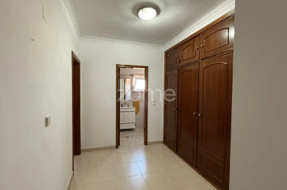 Apartamento T2 para Arrendamento em Cacém e São Marcos