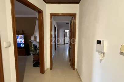 Apartamento T2 para Arrendamento em Cacém e São Marcos
