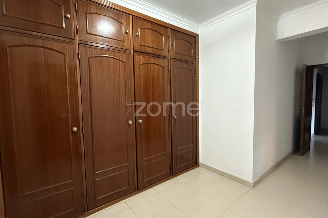Apartamento T2 para Arrendamento em Cacém e São Marcos Foto 9