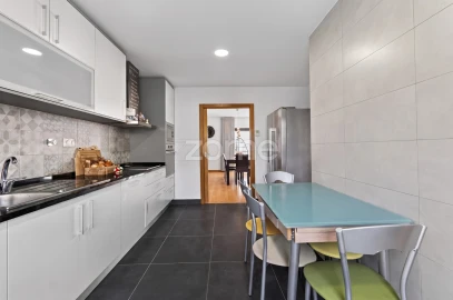 Moradia T4 para Venda em Pontinha e Famões