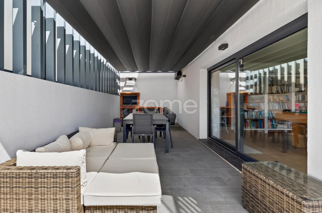 Moradia T4 para Venda em Pontinha e Famões Foto 6