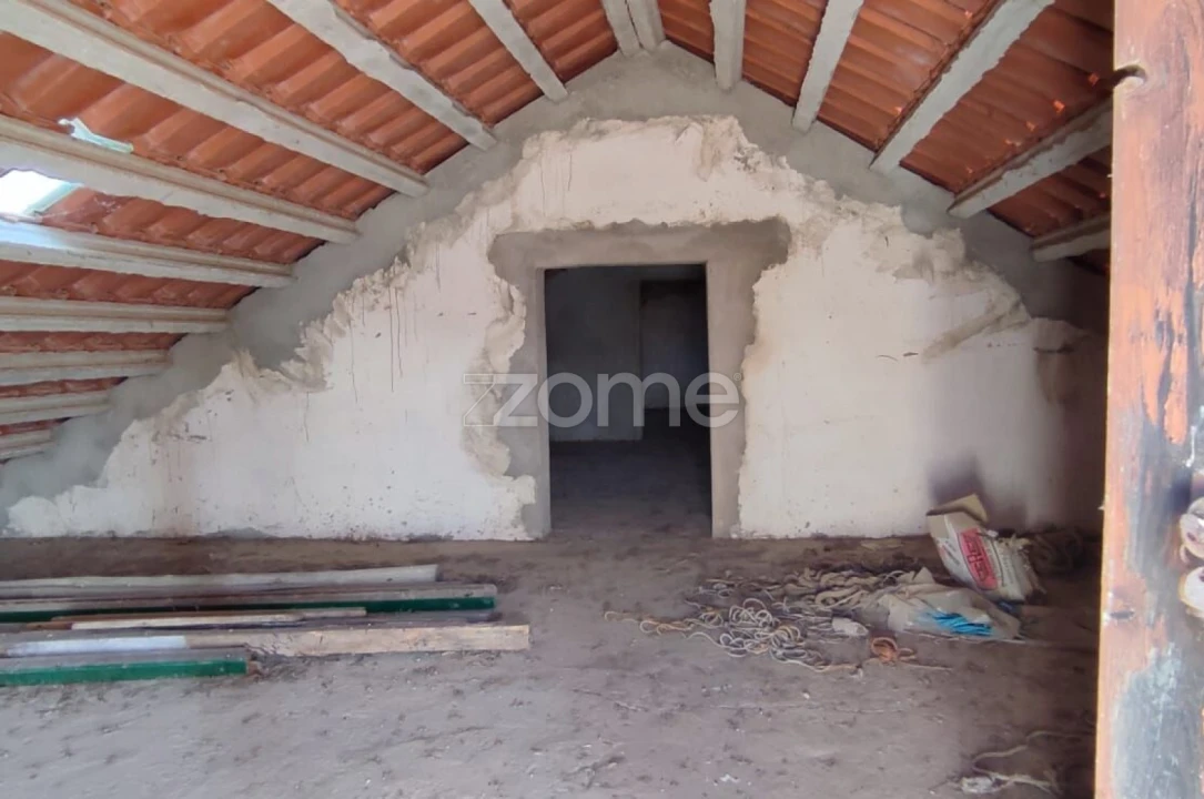 Quinta T4 para Venda em Santa Maria do Castelo e Santiago e Santa Susana Foto 12