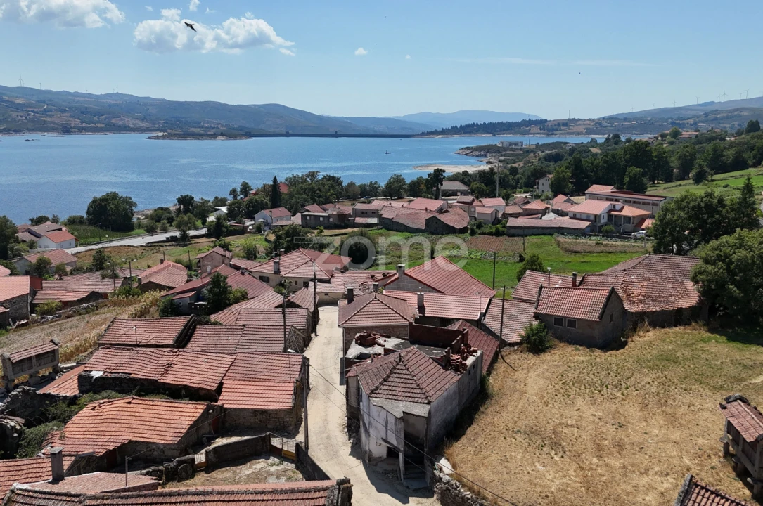 Moradia T1 para Venda em Viade de Baixo e Fervidelas Foto 9