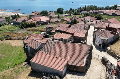 Moradia T1 para Venda em Viade de Baixo e Fervidelas