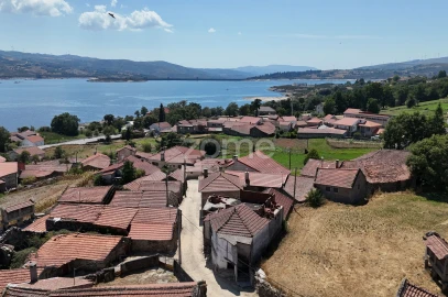 Moradia T1 para Venda em Viade de Baixo e Fervidelas