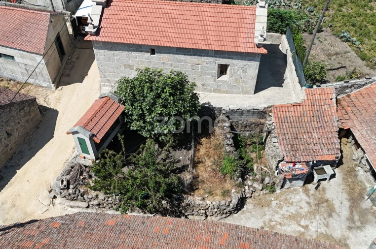 Moradia T1 para Venda em Viade de Baixo e Fervidelas Foto 6