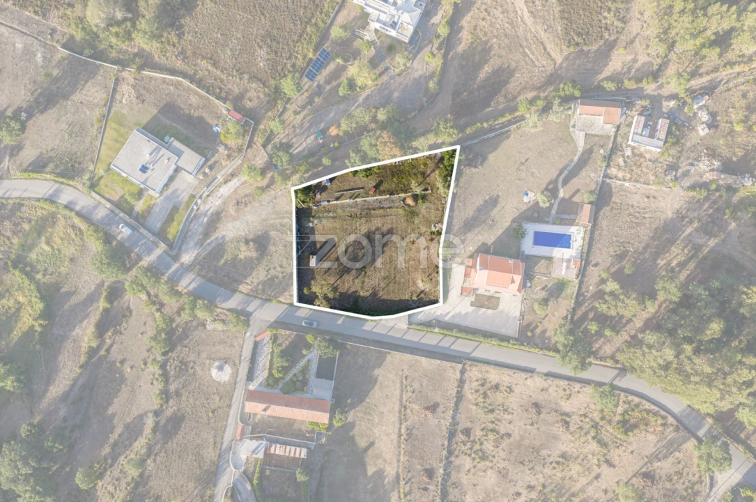 Terreno para Venda em Aguiar de Sousa Foto 1