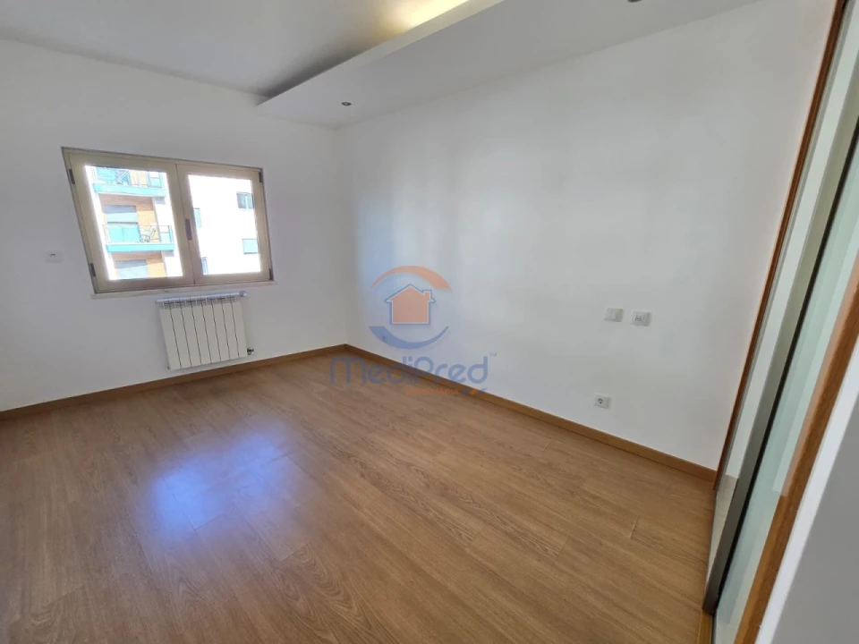 Apartamento T2 para Venda em Ramada e Caneças Foto 24