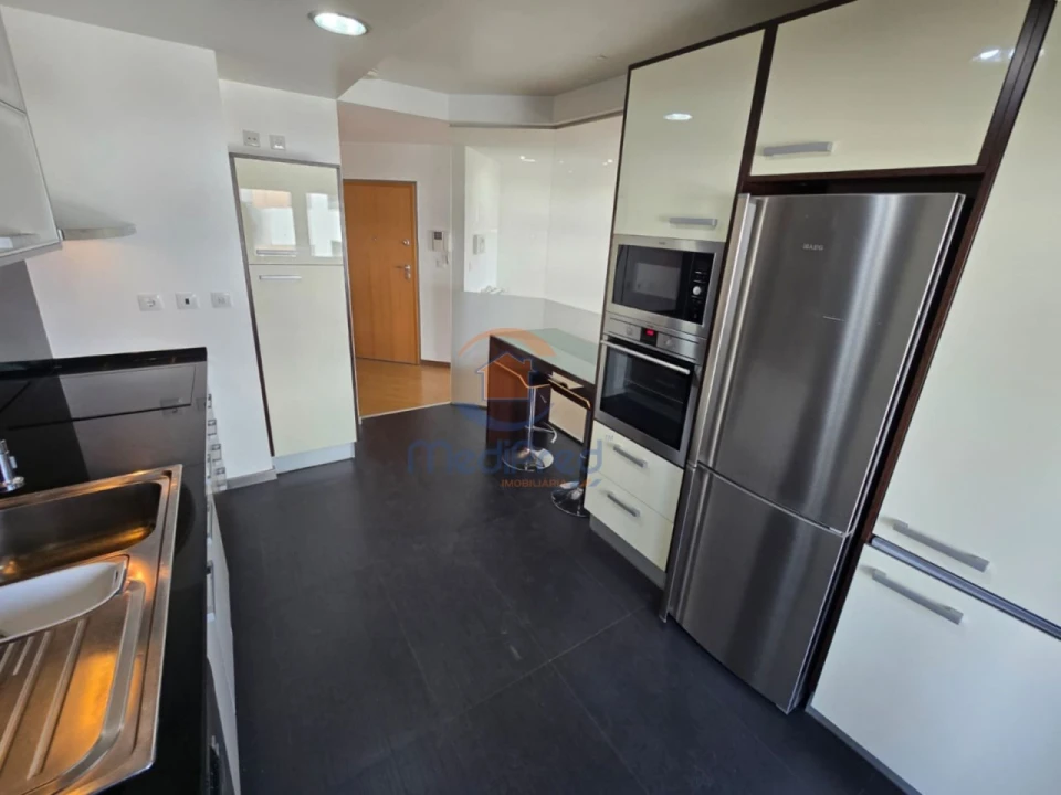 Apartamento T2 para Venda em Ramada e Caneças Foto 12