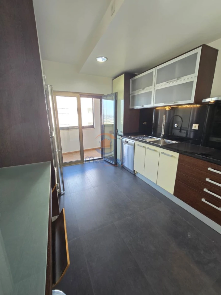 Apartamento T2 para Venda em Ramada e Caneças Foto 8
