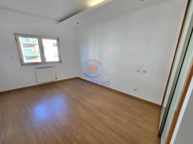 Apartamento T2 para Venda em Ramada e Caneças Foto 24