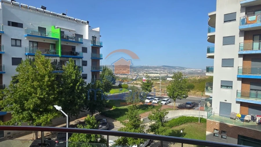 Apartamento T2 para Venda em Ramada e Caneças