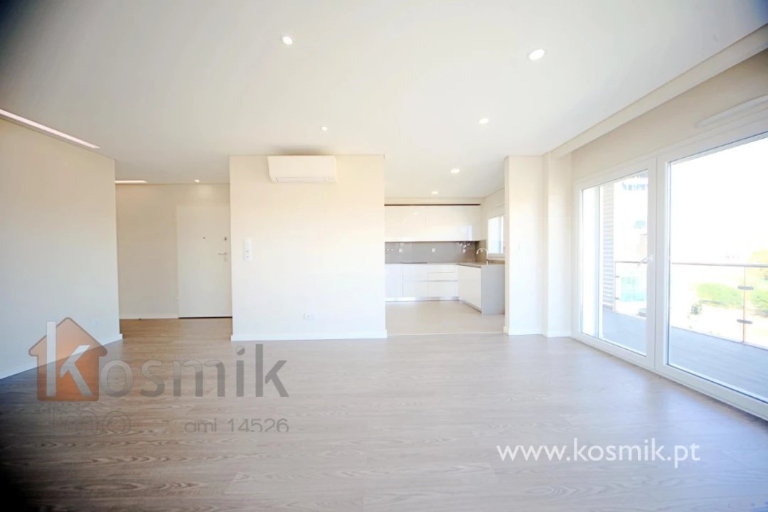 Apartamento T2 para Arrendamento em Póvoa de Santo Adrião e Olival Basto Foto 2