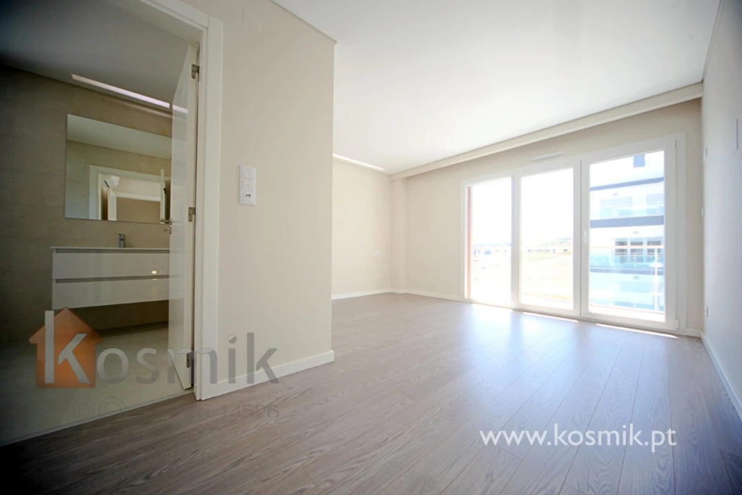 Apartamento T2 para Arrendamento em Póvoa de Santo Adrião e Olival Basto Foto 4