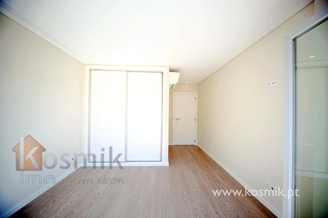 Apartamento T2 para Arrendamento em Póvoa de Santo Adrião e Olival Basto Foto 6