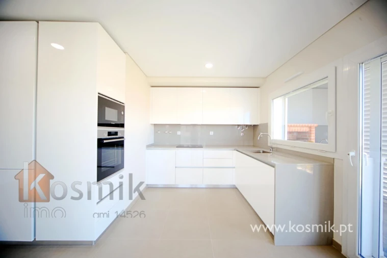 Apartamento T2 para Arrendamento em Póvoa de Santo Adrião e Olival Basto Foto 10