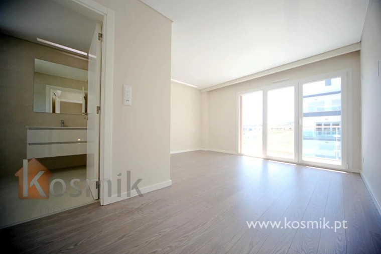 Apartamento T2 para Arrendamento em Póvoa de Santo Adrião e Olival Basto Foto 4