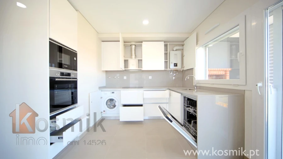Apartamento T2 para Arrendamento em Póvoa de Santo Adrião e Olival Basto