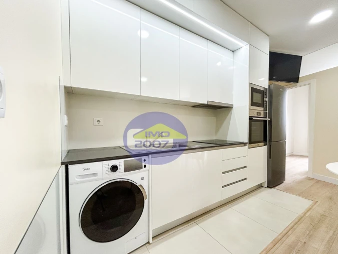 Apartamento T2 para Venda em Cedofeita, Santo Ildefonso, Sé, Miragaia, São Nicolau e Vitória Foto 4