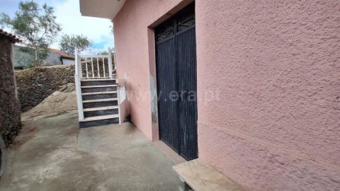 Moradia T2 para Venda em Vila Marim