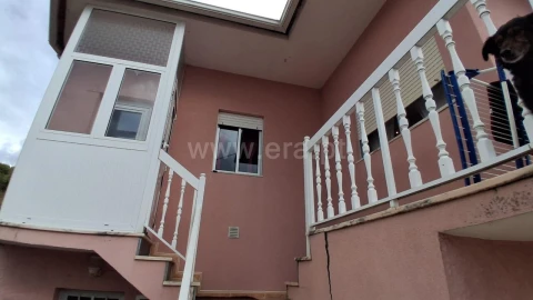 Moradia T2 para Venda em Vila Marim