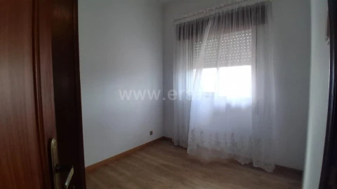 Moradia T2 para Venda em Vila Marim