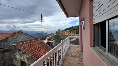 Moradia T2 para Venda em Vila Marim