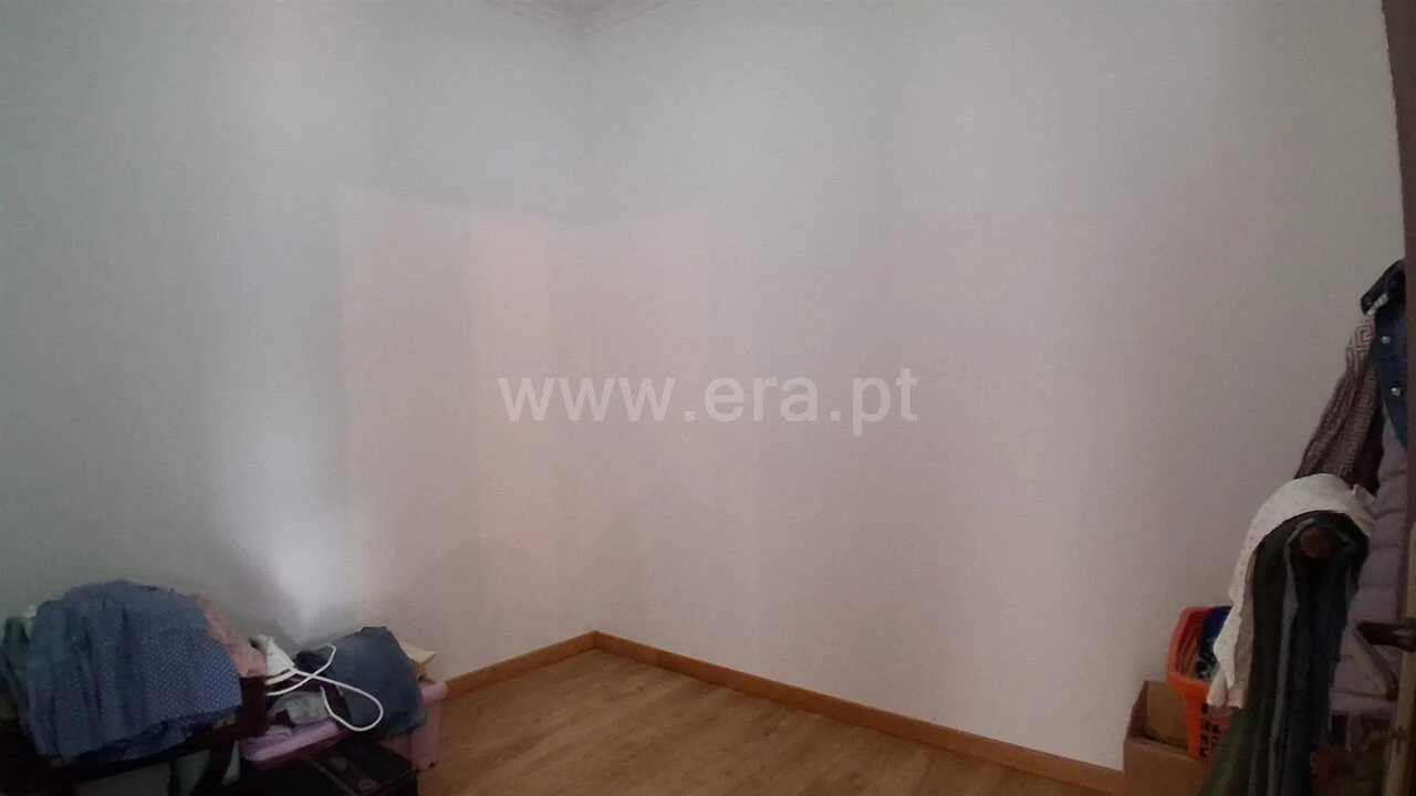 Moradia T2 para Venda em Vila Marim Foto 6